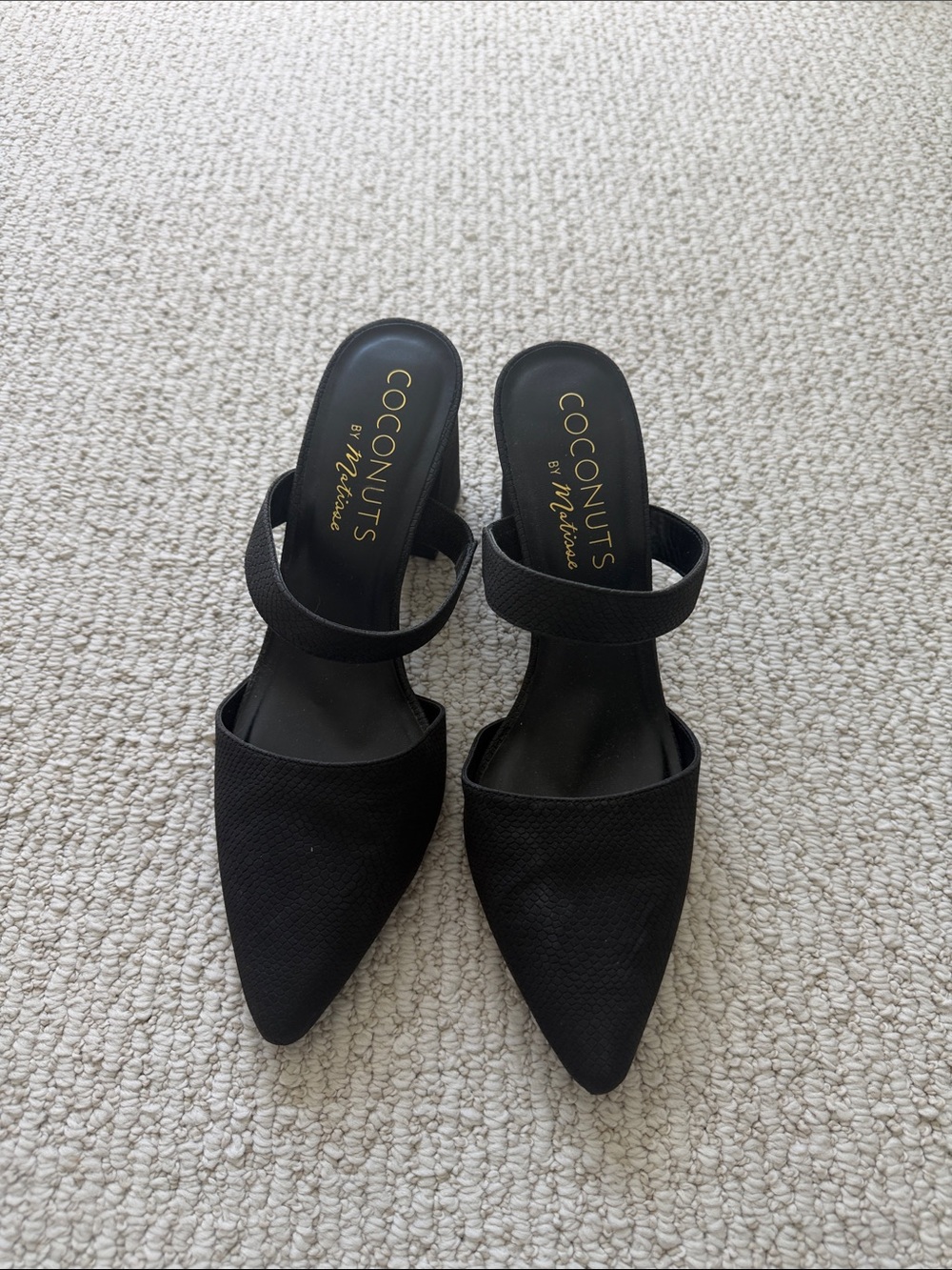 Coconuts by Matisse Black Pointed-Toe Strap Mules